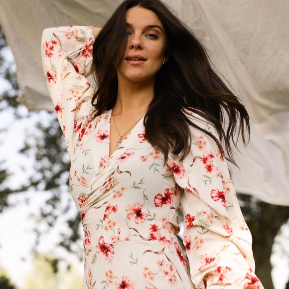 Romantic floral long sleeve maxi dress - Picture 2 of 5